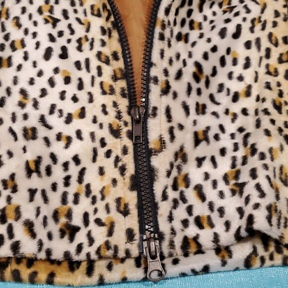 Vintage Animal Print Plush Zip Up Vest, Sz M, Very Unique! - Picture 8 of 8